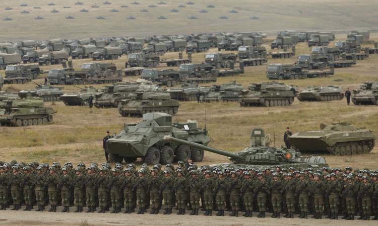 Россия перебросила технику и армию, быстрее всех в истории, защитив Донбасс